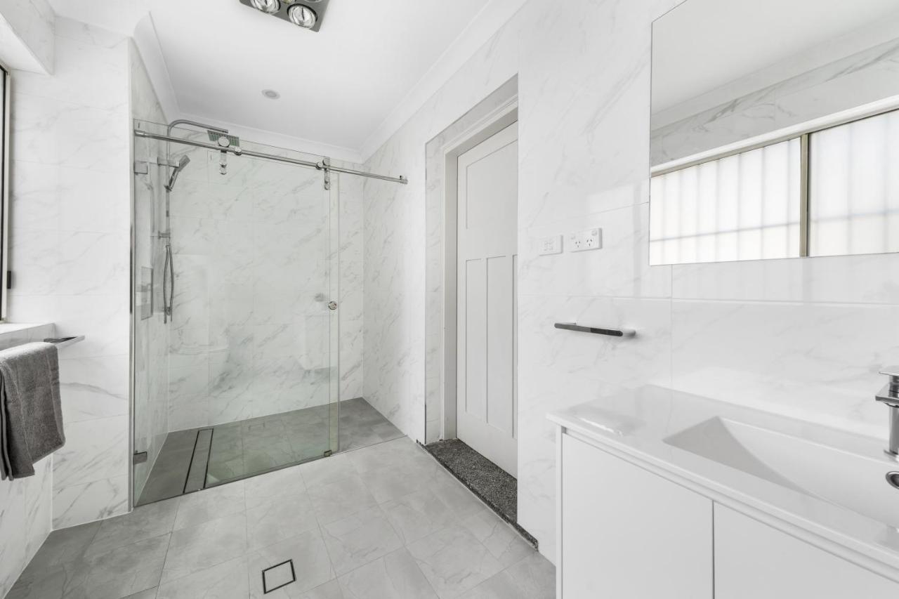 Burwood New 2 Bedroom 2 Bathroom Apartment Sydney Kültér fotó